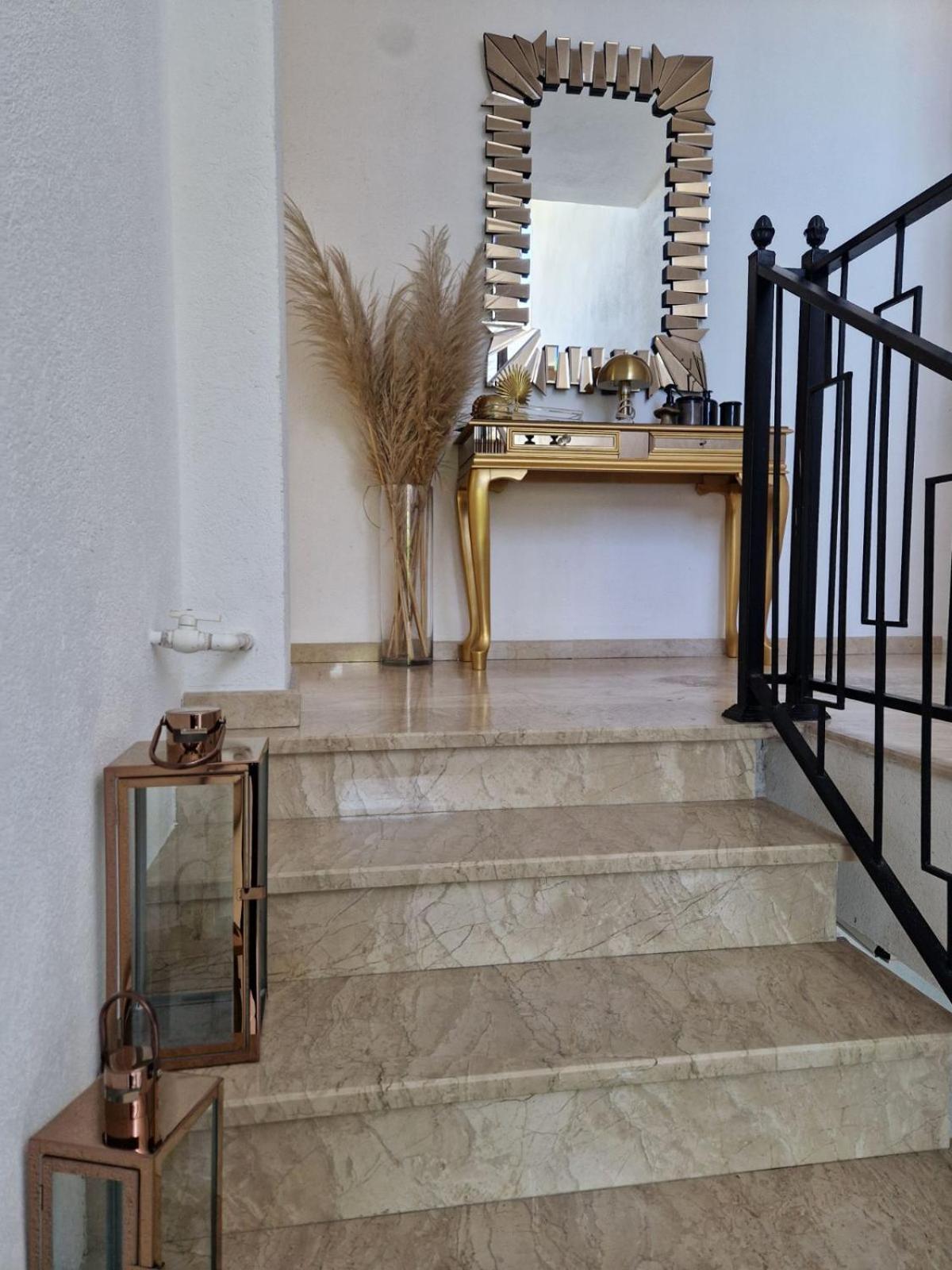מלון New House קובולטי מראה חיצוני תמונה